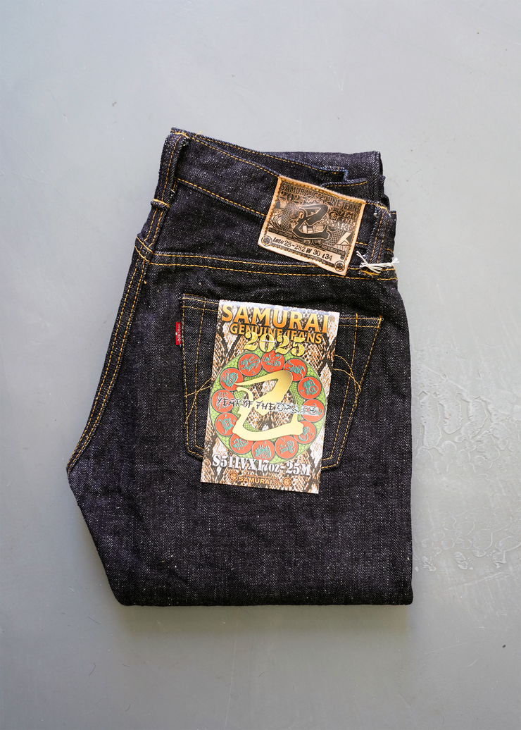 SAMURAI "S511VX17oz-25M" YEAR OF THE SNAKE 17OZ SLIM TAPERED JEANS